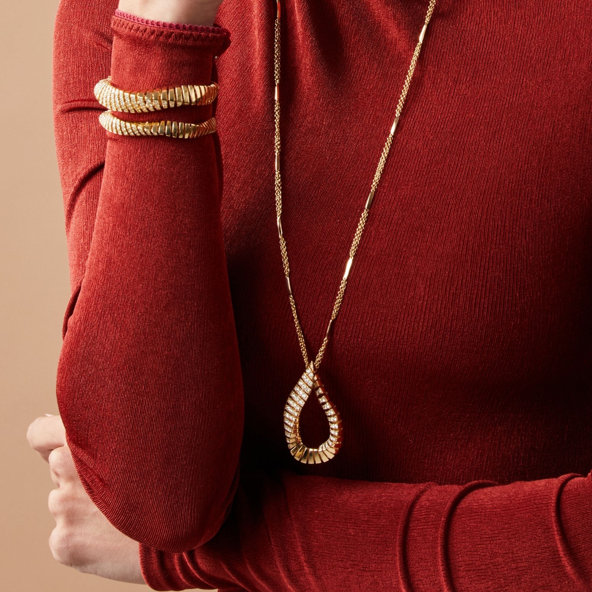 CRESCENDO BIG YELLOW GOLD PENDANT