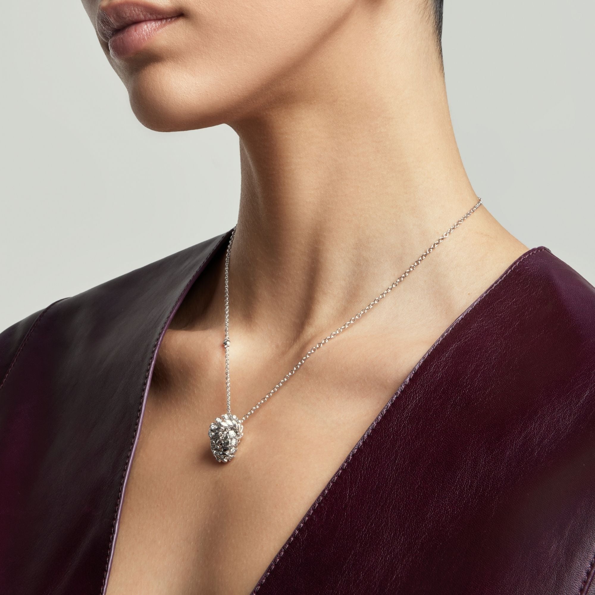 SNODO SMALL WHITE GOLD PENDANT