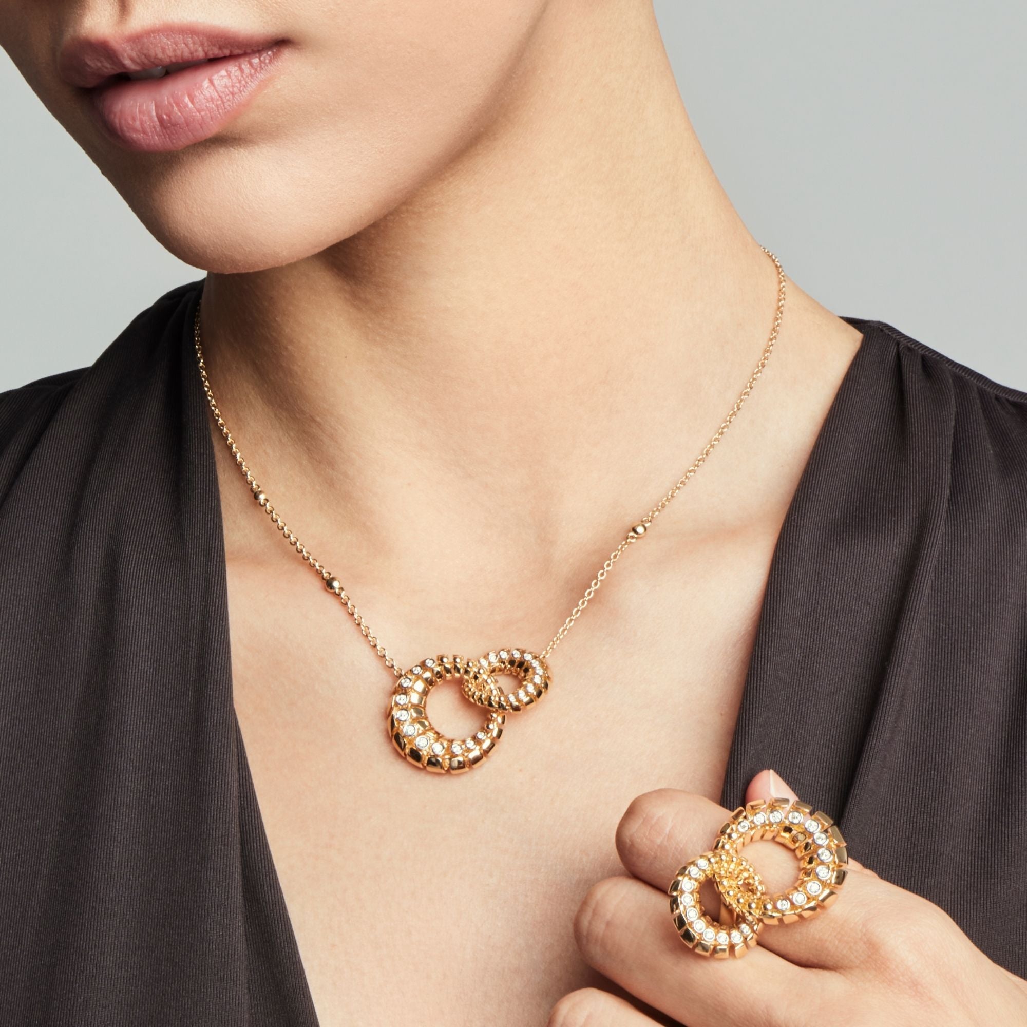 SNODO DOUBLE YELLOW GOLD PENDANT