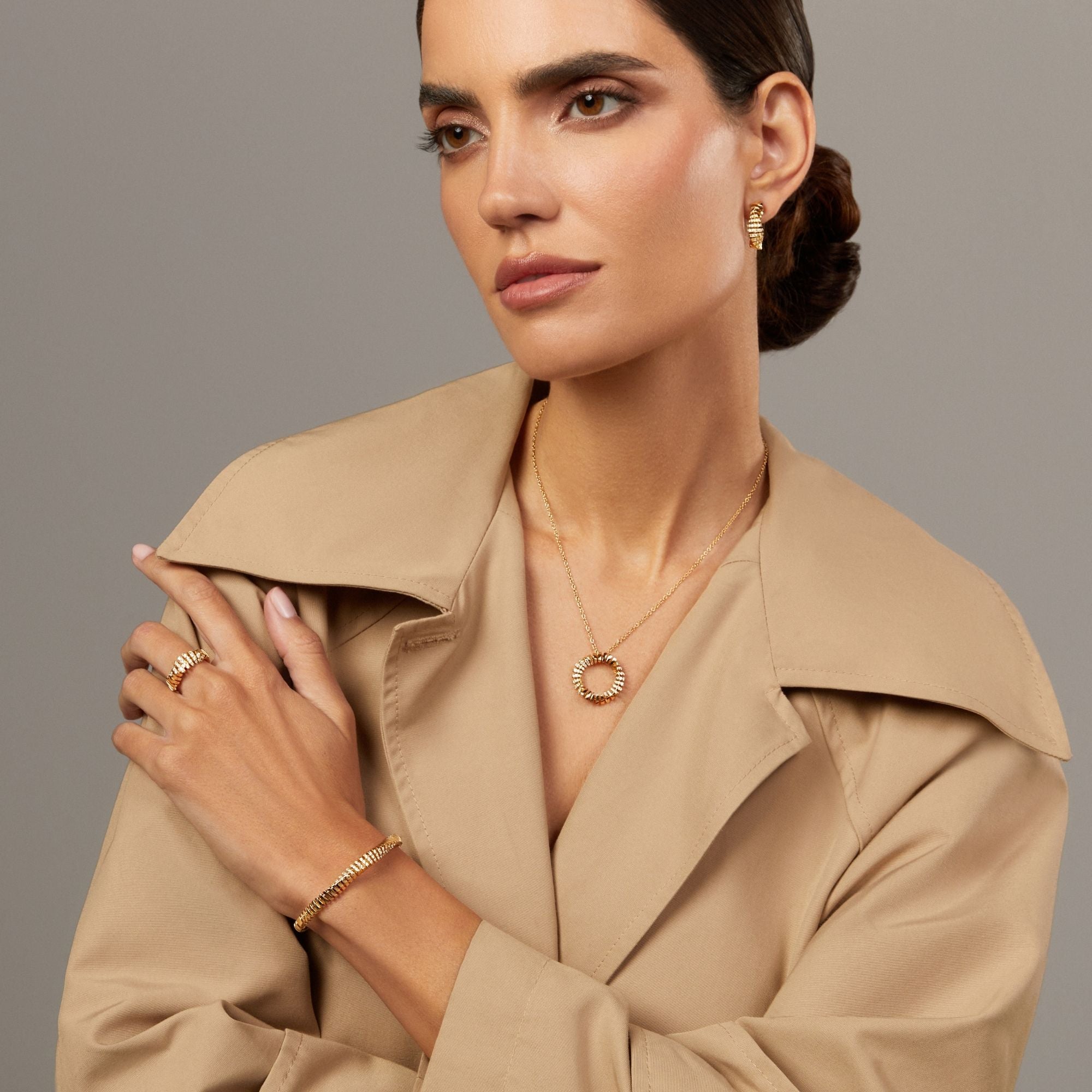 CRESCENDO MINI-ME YELLOW GOLD ROUND PENDANT