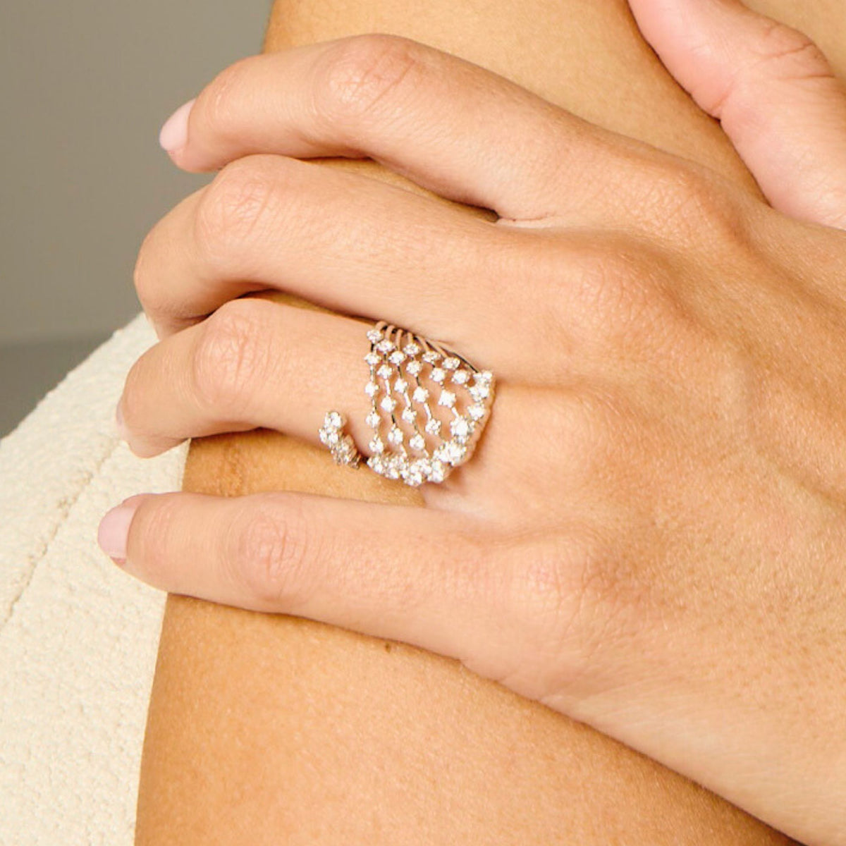 Aria White Gold Ring | White Wonders Collection | FerriFirenze