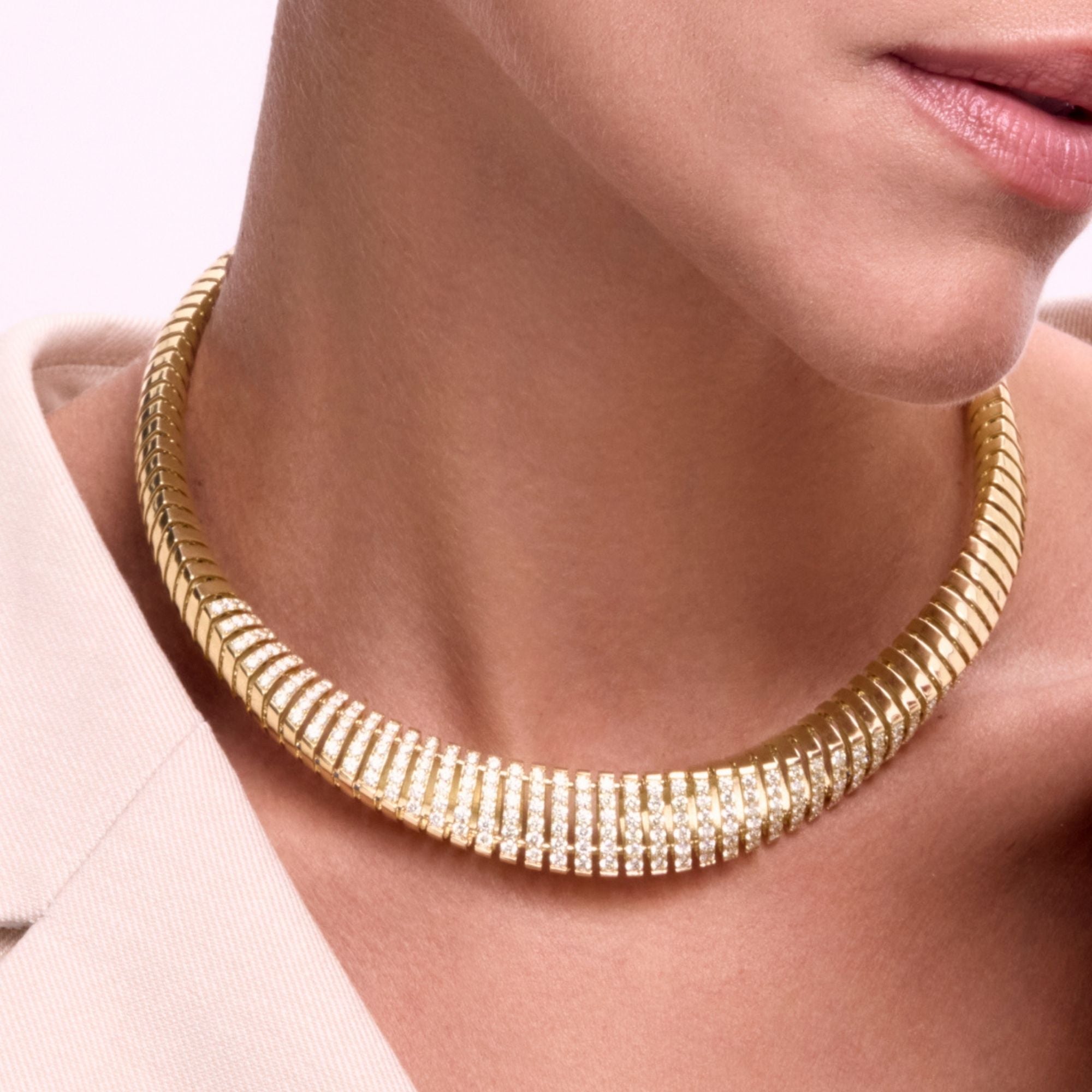 CRESCENDO YELLOW GOLD NECKLACE