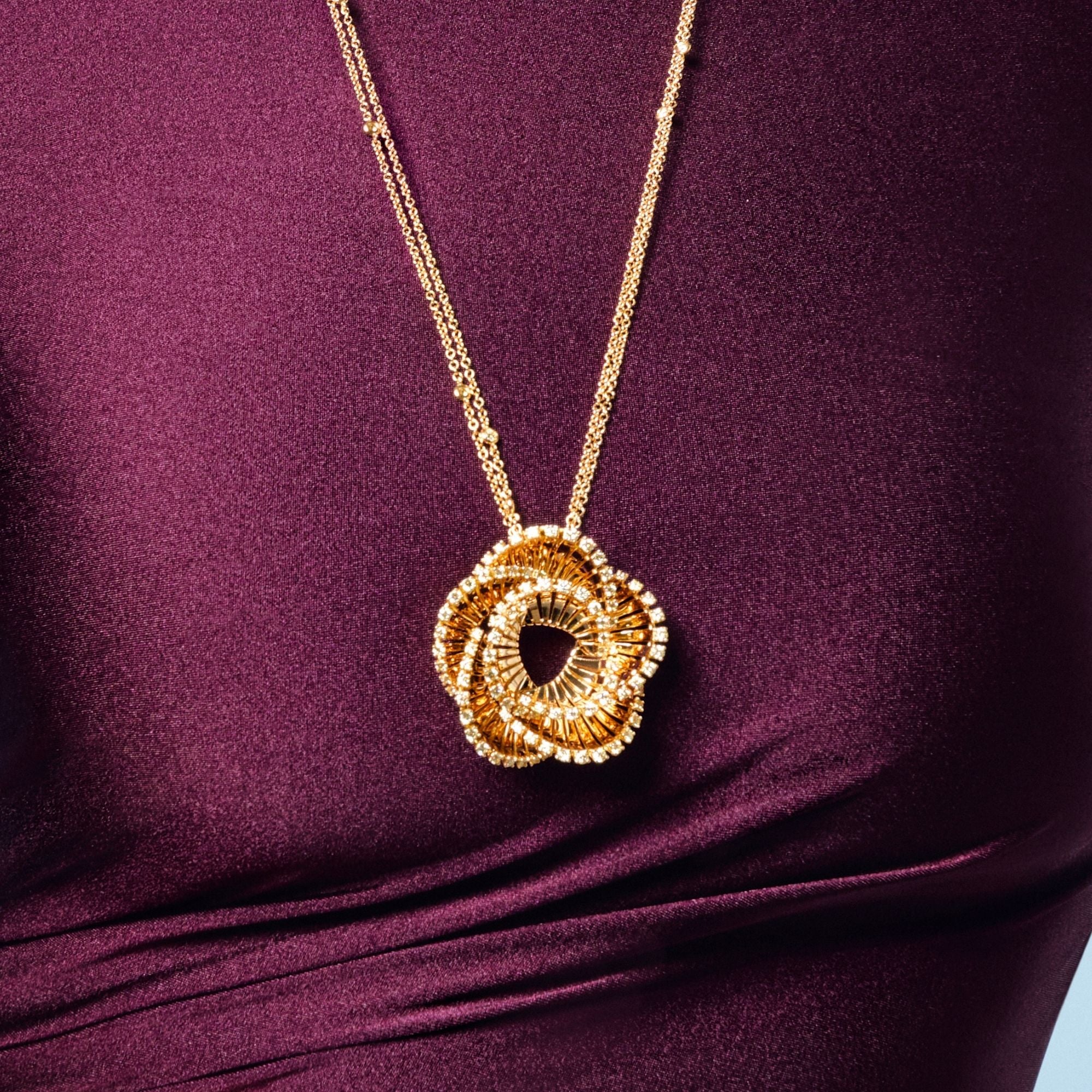 VITO BIG YELLOW GOLD PENDANT