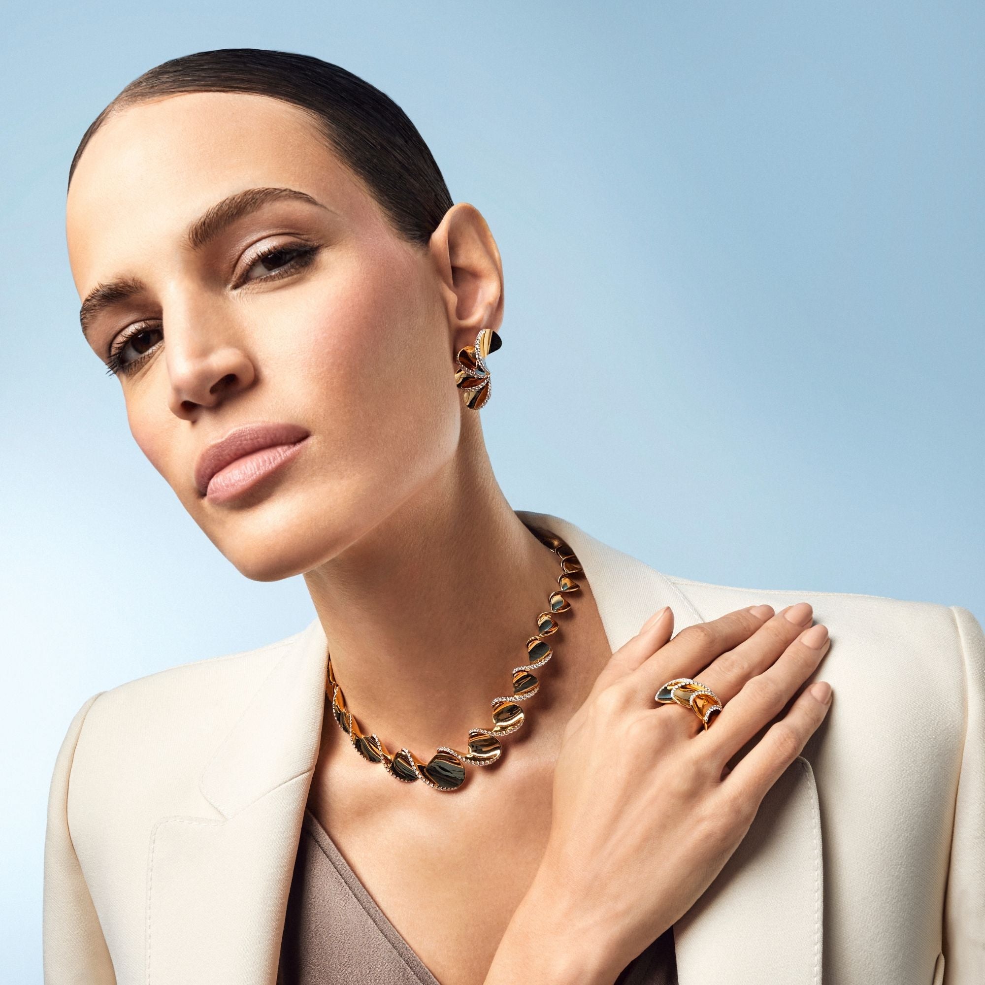 ELICA YELLOW GOLD EARRINGS