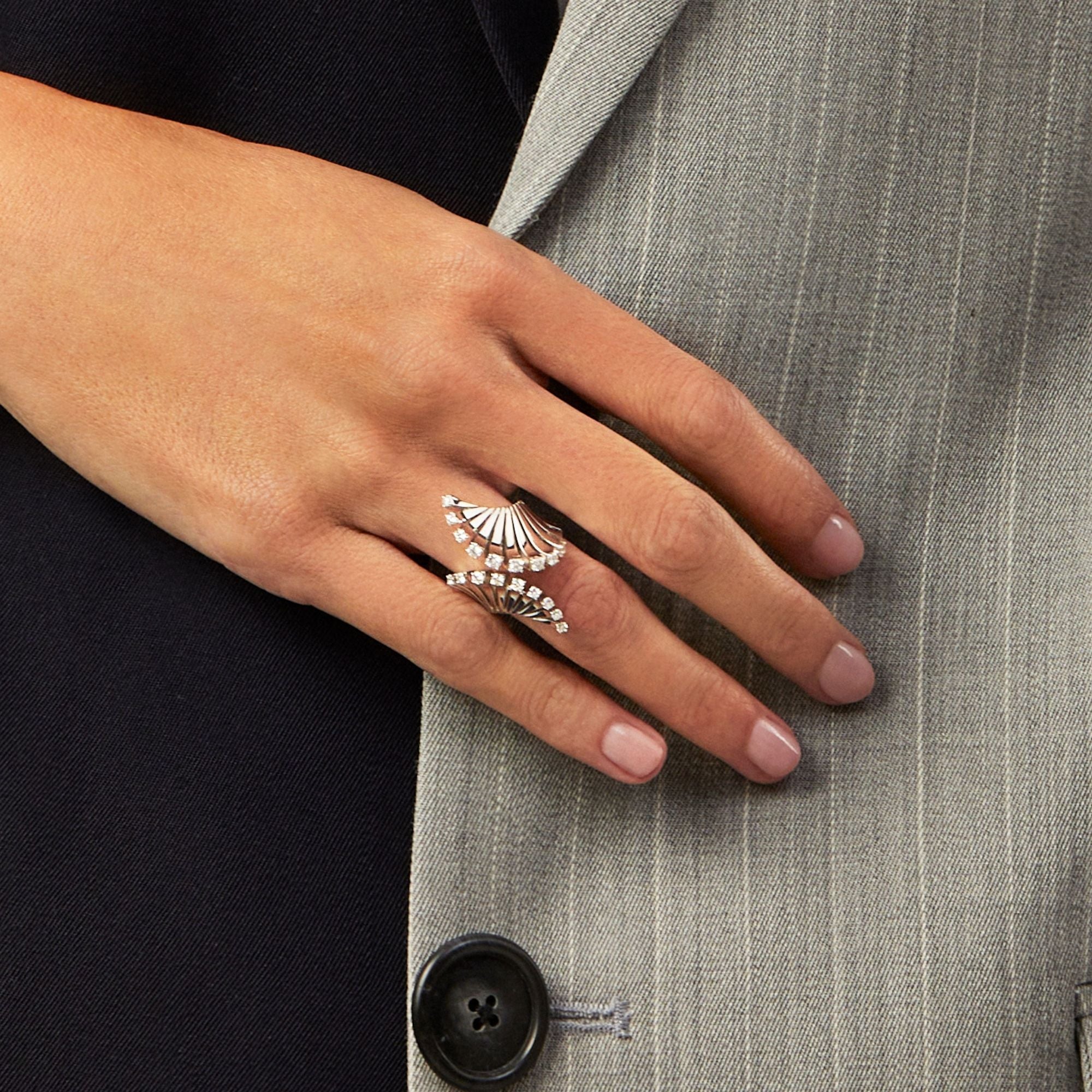 VITO VENTAGLIO WHITE GOLD RING
