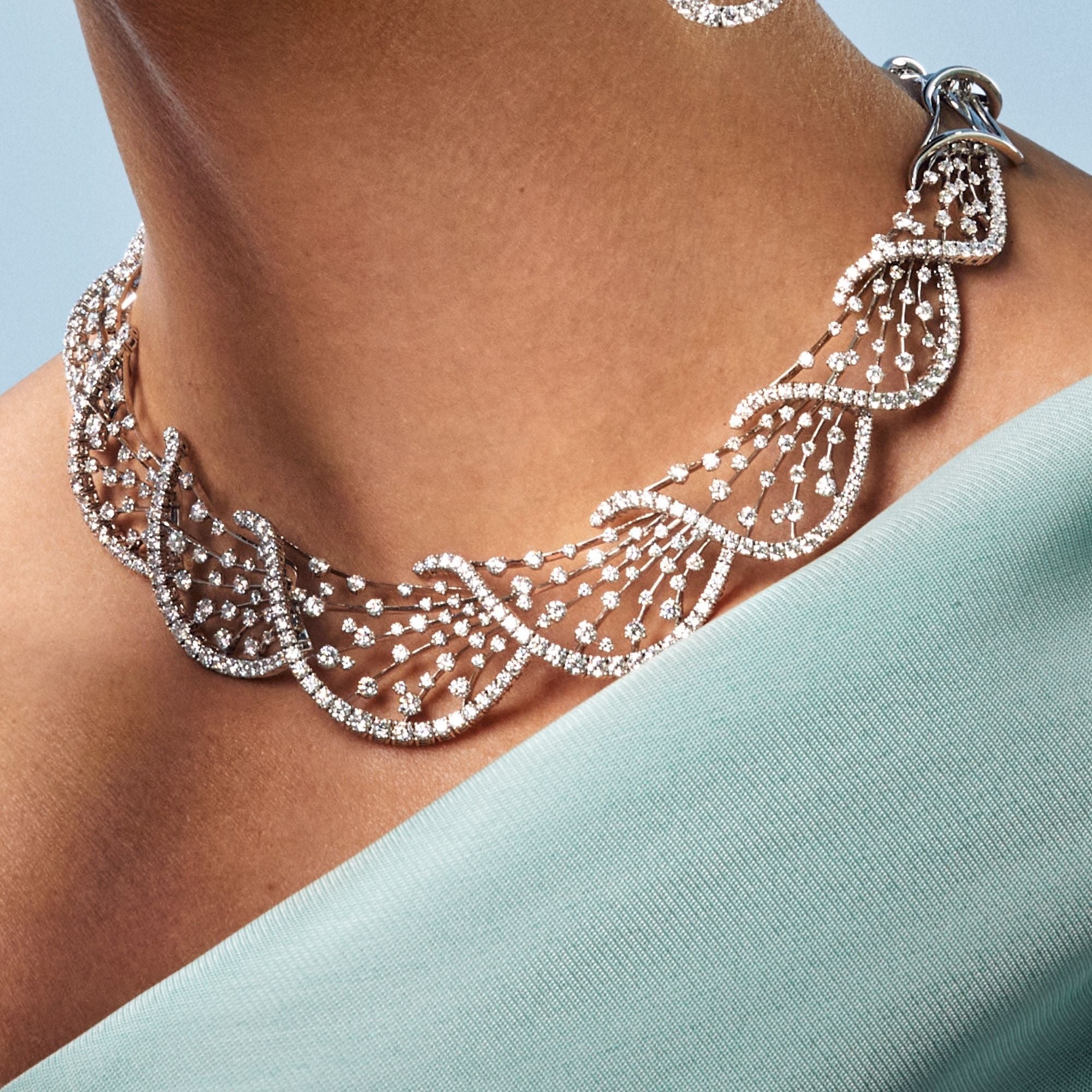 WHITE WONDERS ELICA DIAMONDS CHOKER