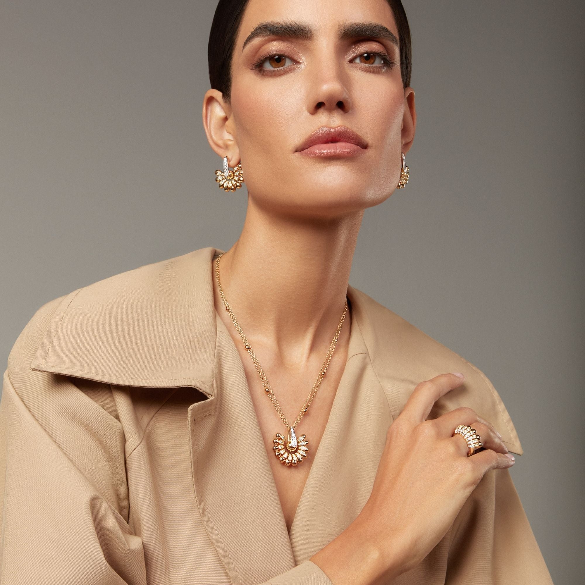 ALLEGRA YELLOW GOLD FLOWER PENDANT