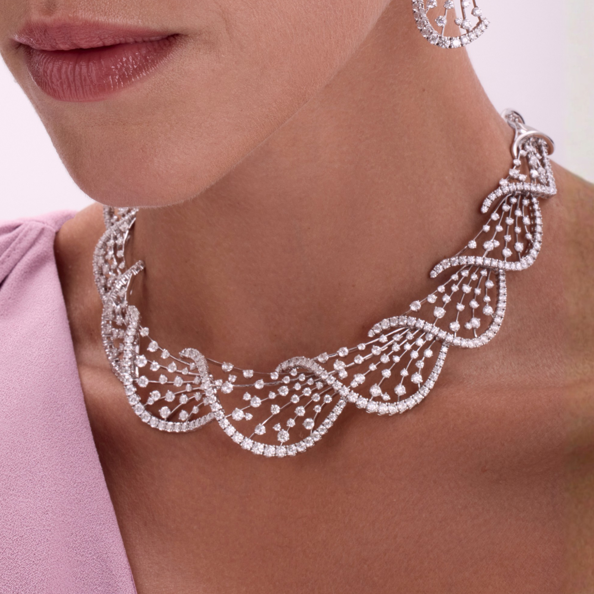 WHITE WONDERS ELICA DIAMONDS CHOKER