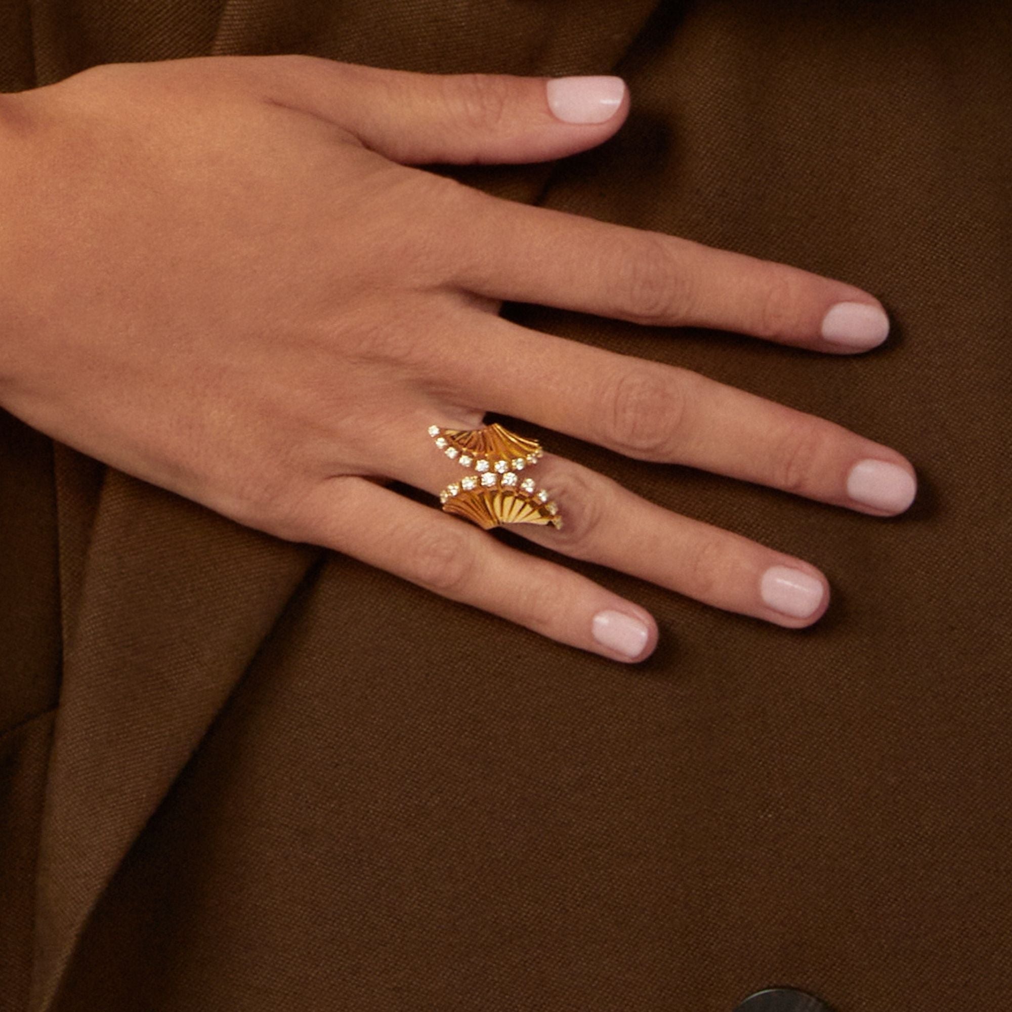 VITO VENTAGLIO RING YELLOW GOLD