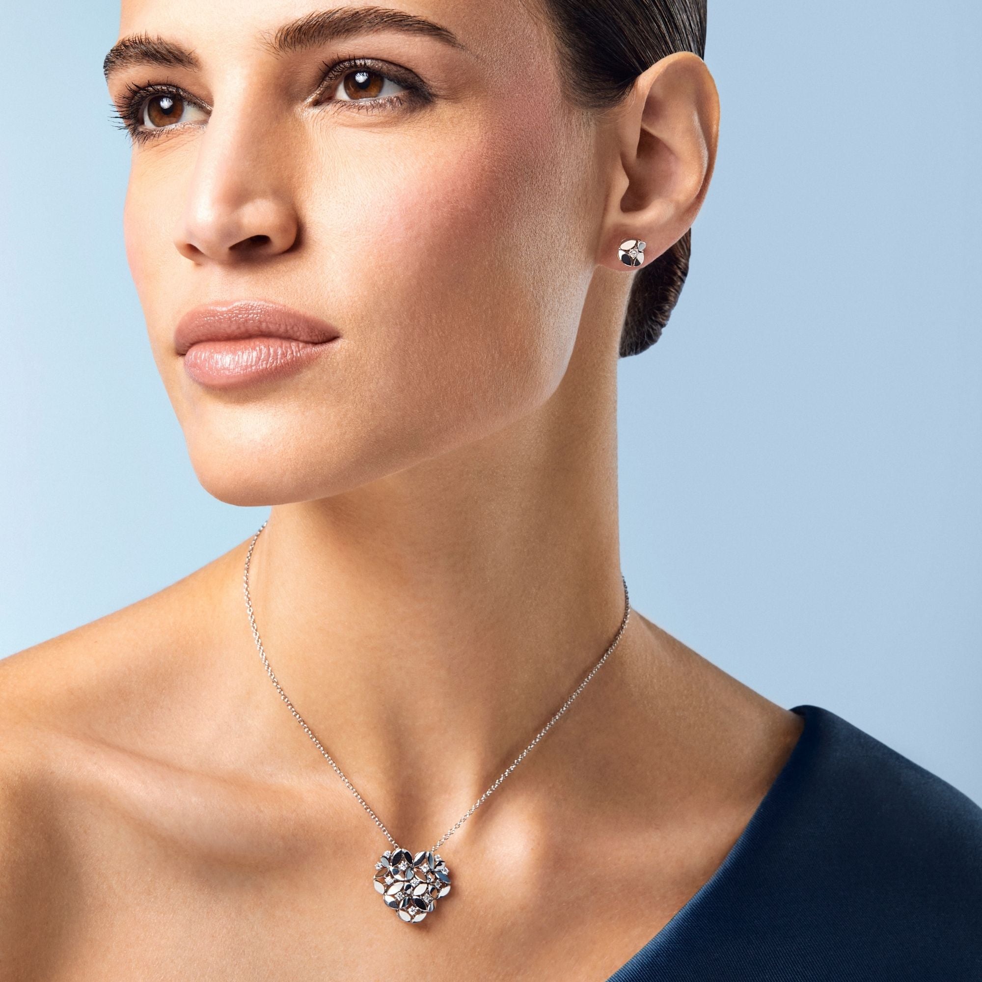 RIFLESSI WHITE GOLD PENDANT