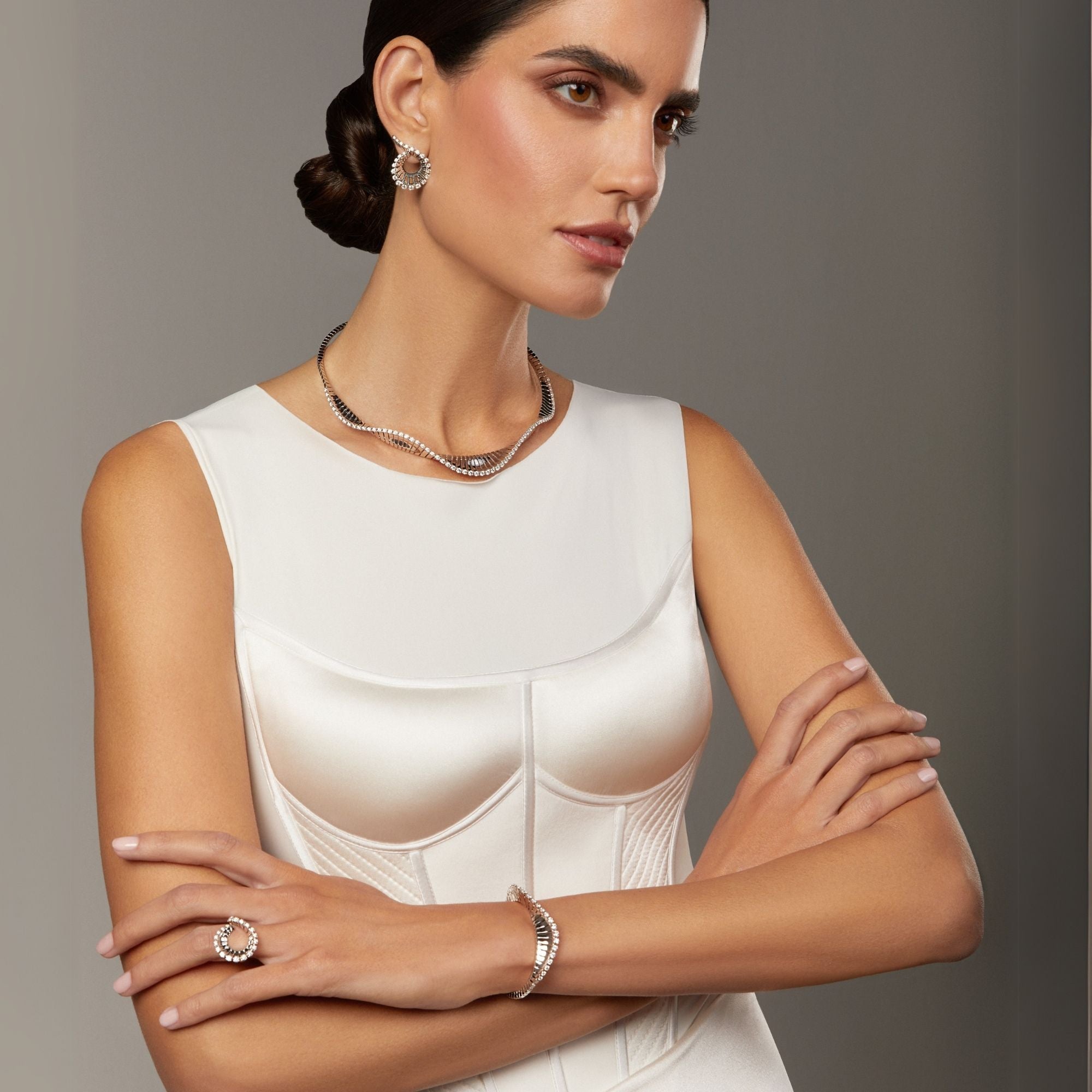 VITO CURLY WHITE GOLD EARRINGS