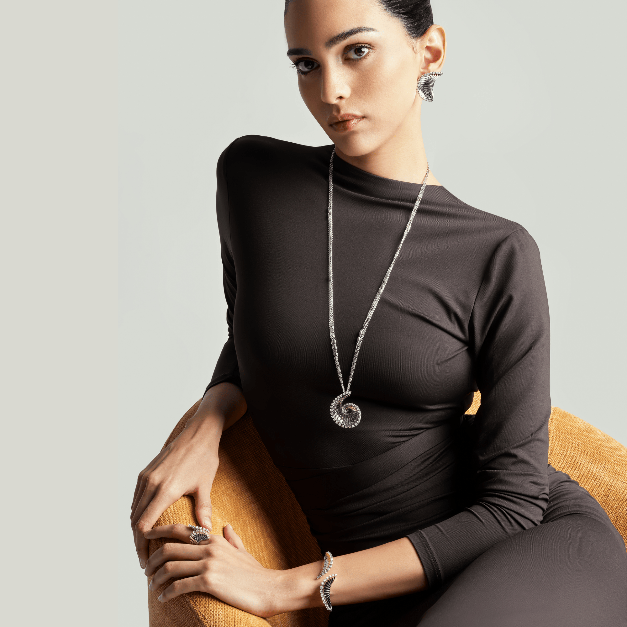 VITO LONG WHITE GOLD PENDANT