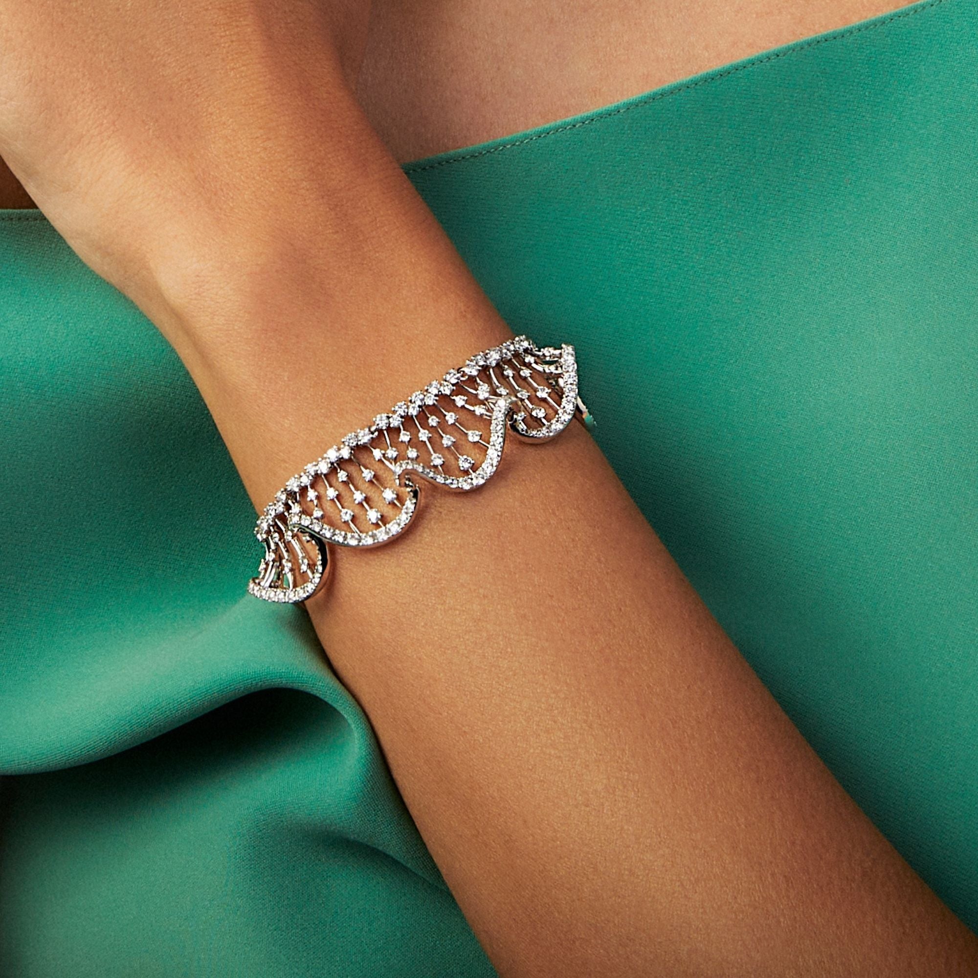WHITE WONDERS PLISSÉ WHITE GOLD BRACELET