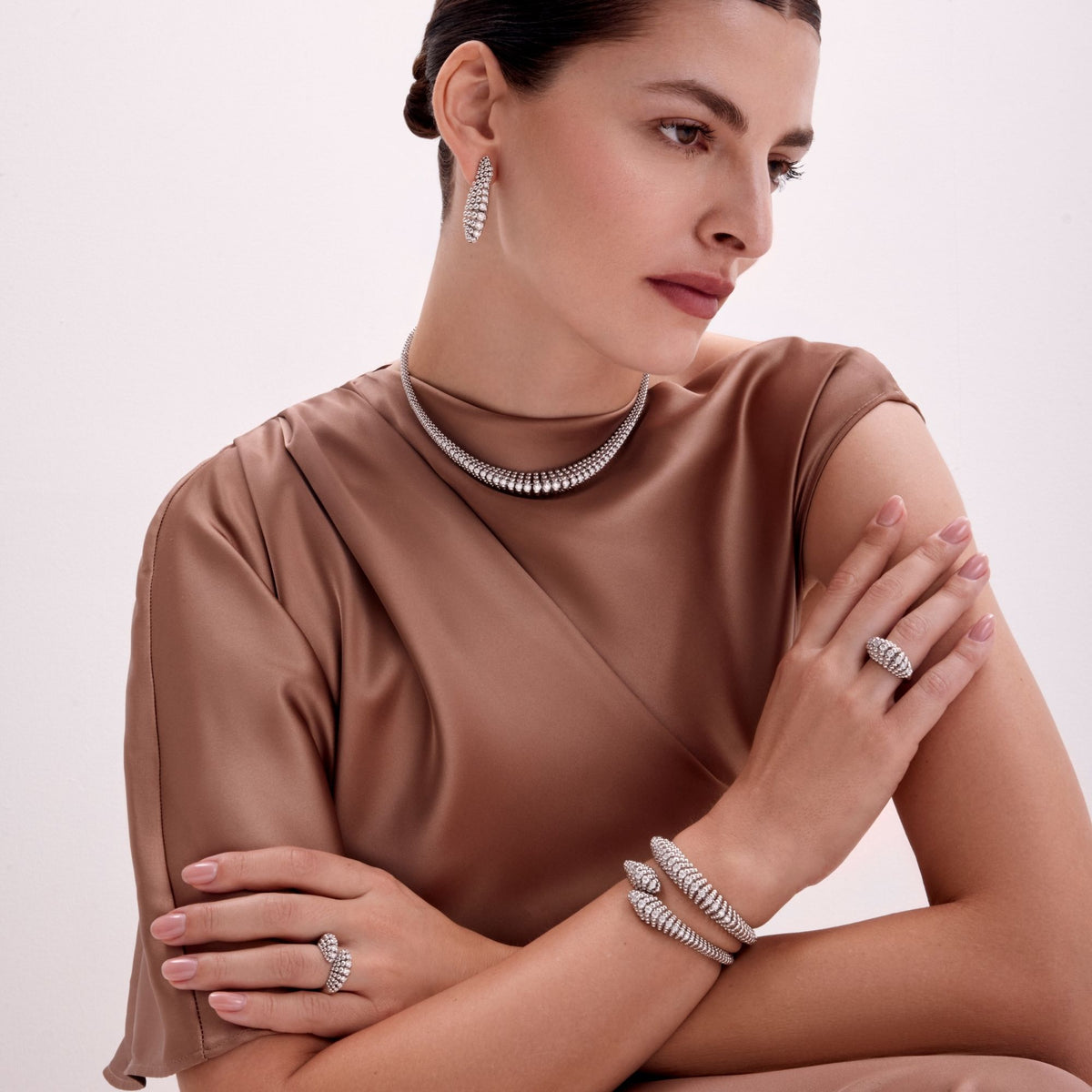 BUBBLES STRAIGHT WHITE GOLD NECKLACE