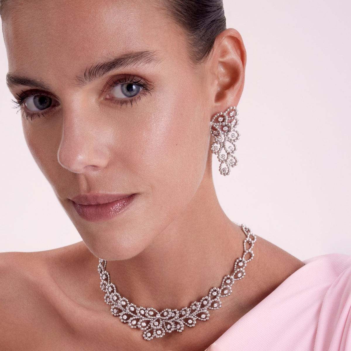 Chiacchierino Big White Gold Earrings