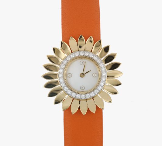 SOLE YELLOW GOLD MOTHER-OF-PEARL WATCH