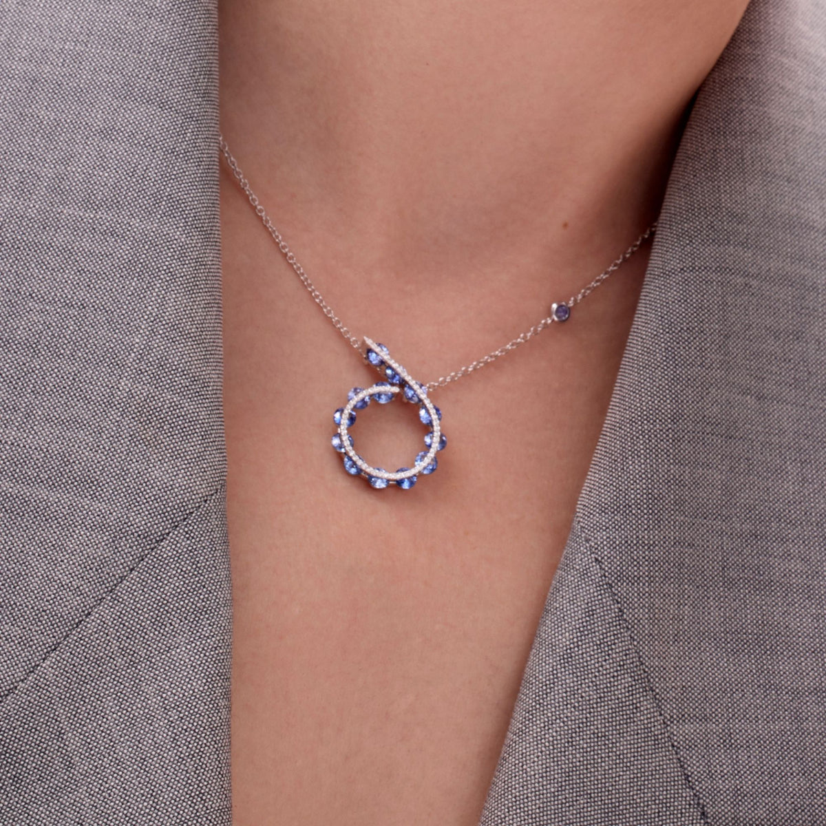 Light Round Blue Sapphires Pendant