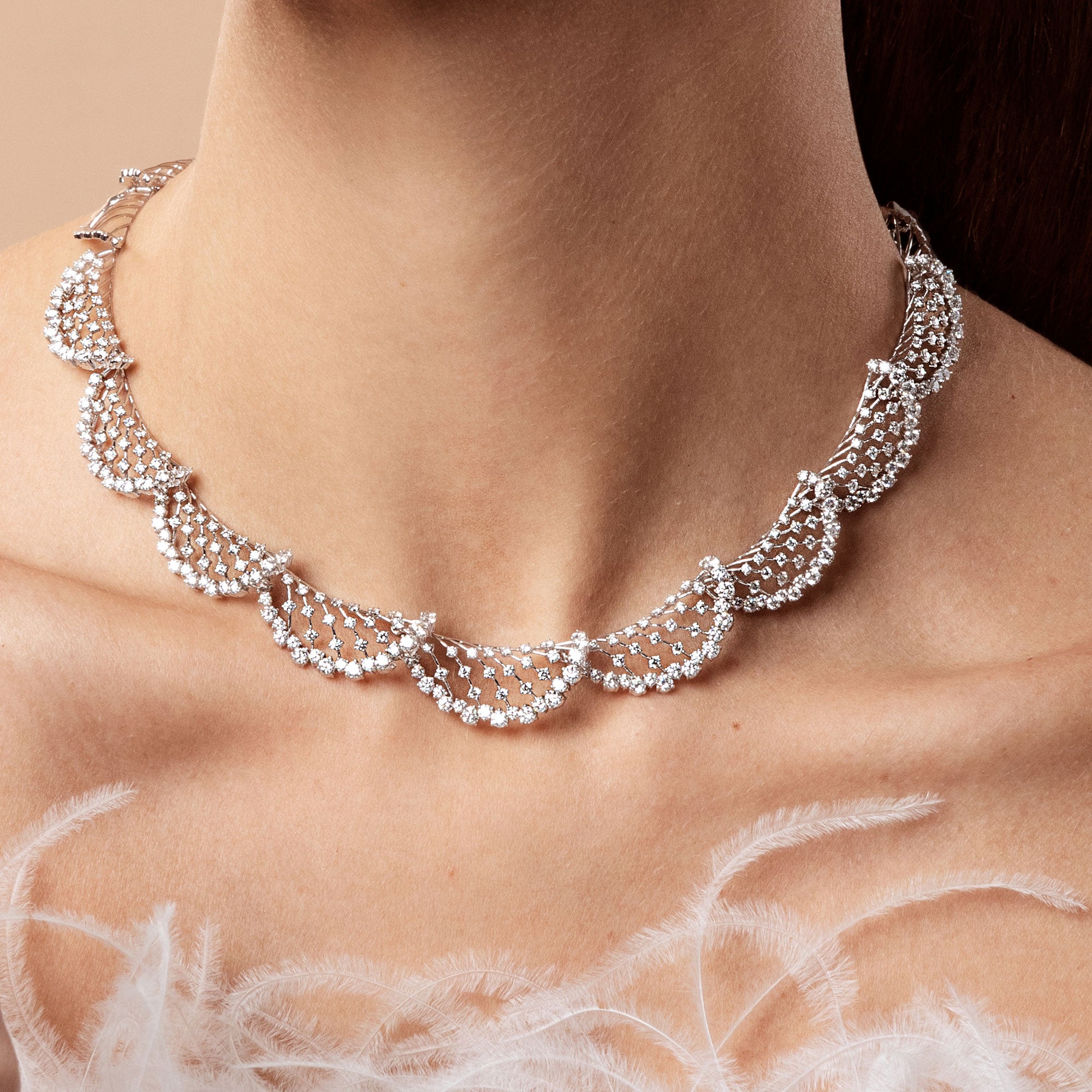 WHITE WONDERS ARIA BIG WHITE GOLD NECKLACE