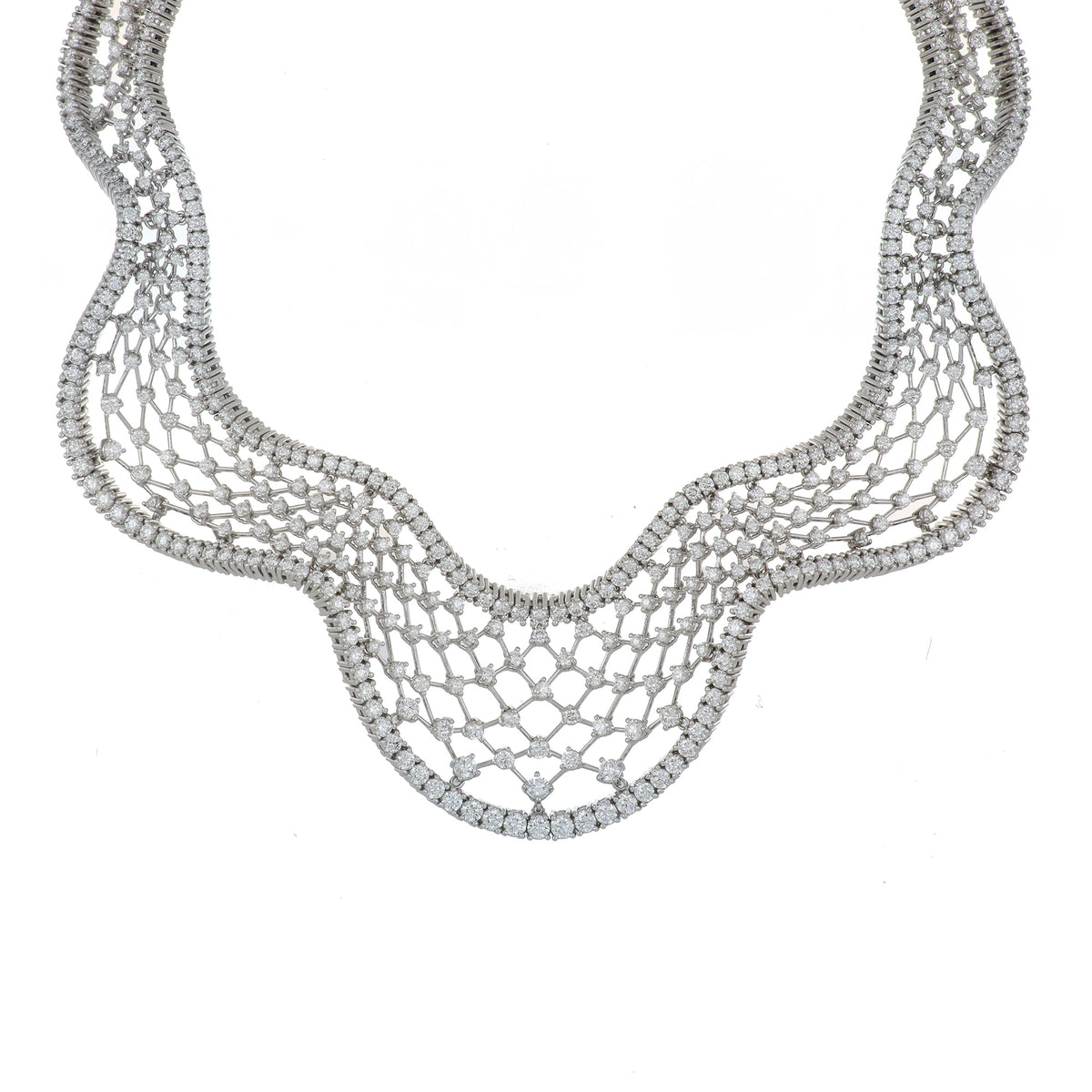 WHITE WONDERS INTRIGO WHITE GOLD NECKLACE