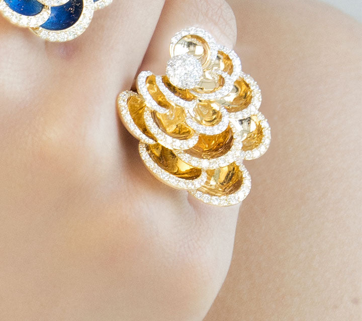 PETALS YELLOW GOLD BIG RING