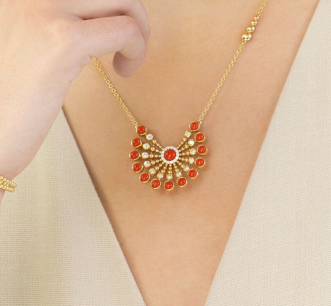 BUBBLES RAGGI YELLOW GOLD AND CORAL PENDANT
