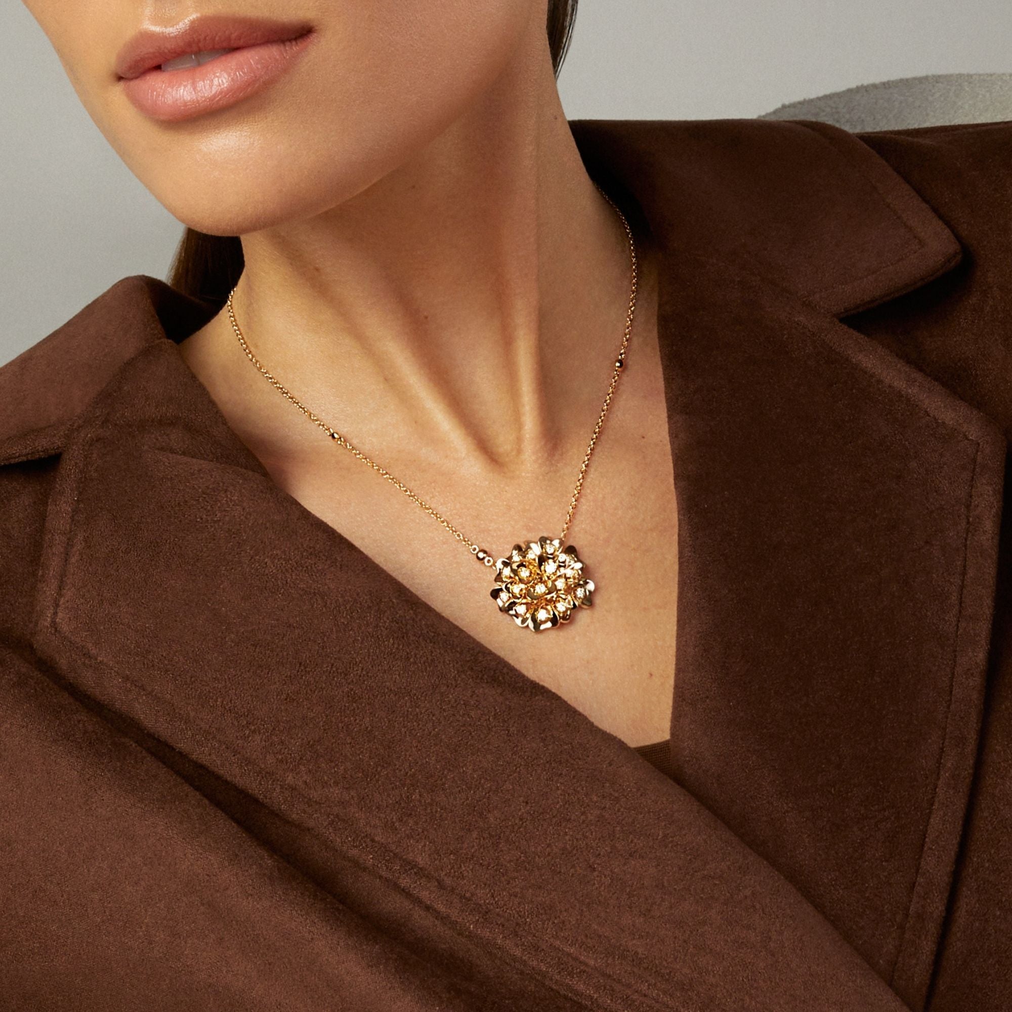 EDERA BIG YELLOW GOLD PENDANT