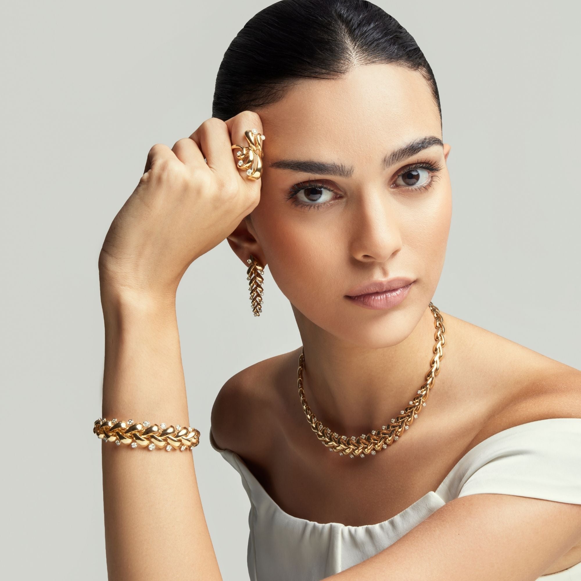 VIRGOLA LONG YELLOW GOLD EARRINGS