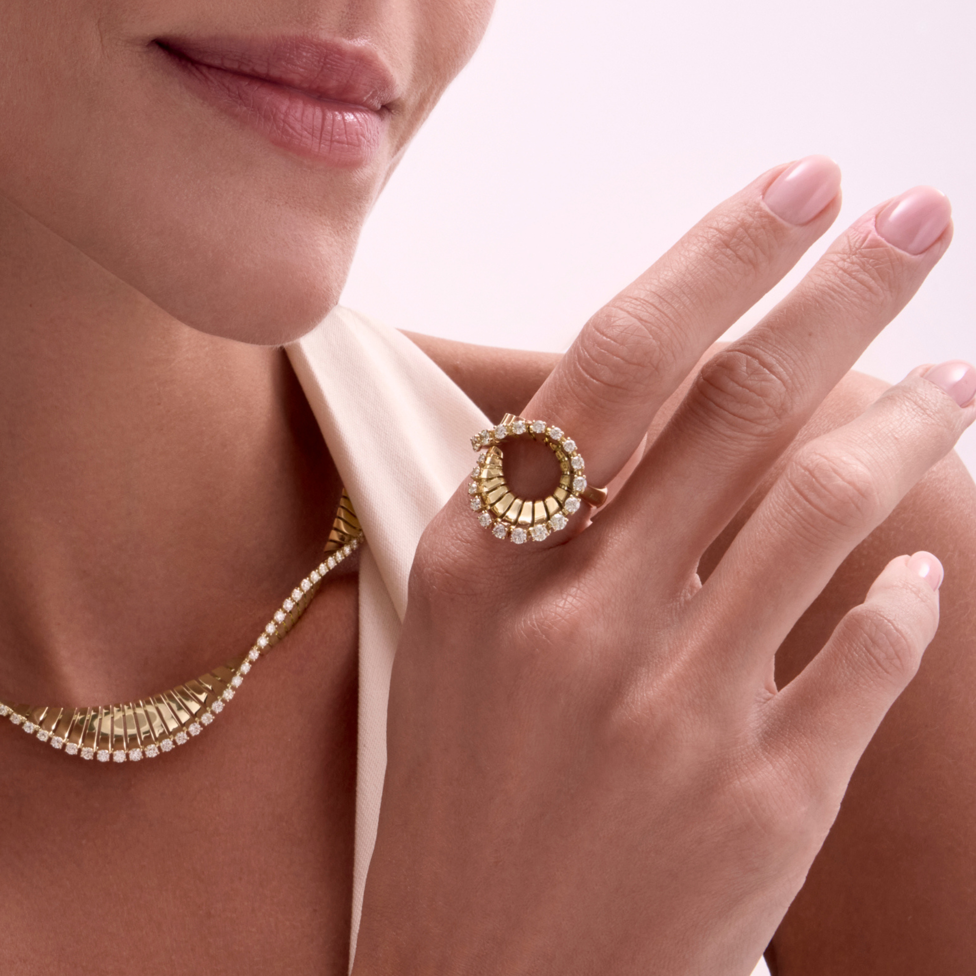 VITO CURLY RING YELLOW GOLD
