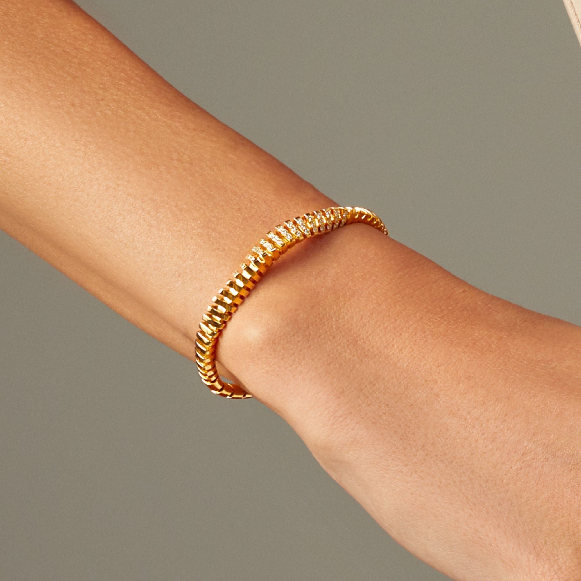 CRESCENDO MINI-ME YELLOW GOLD BRACELET