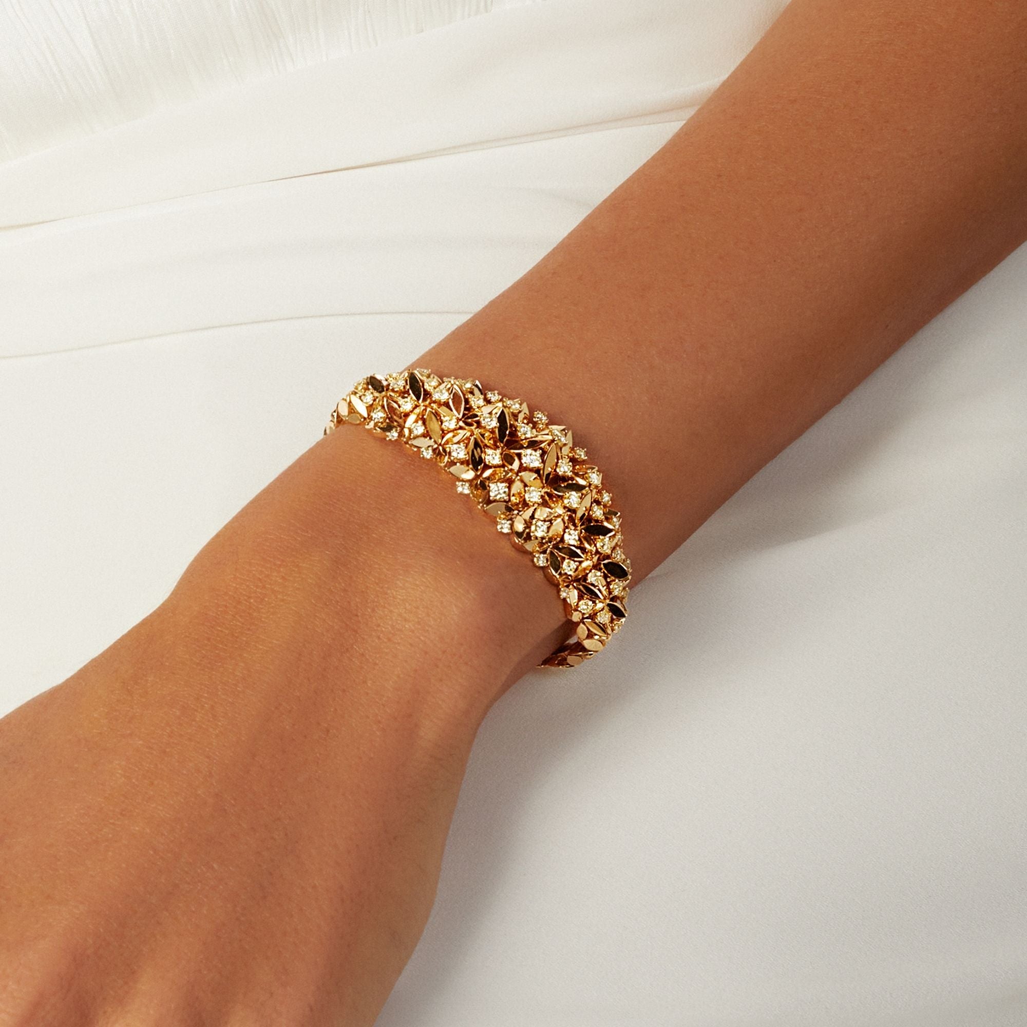 RIFLESSI BIG YELLOW GOLD BRACELET