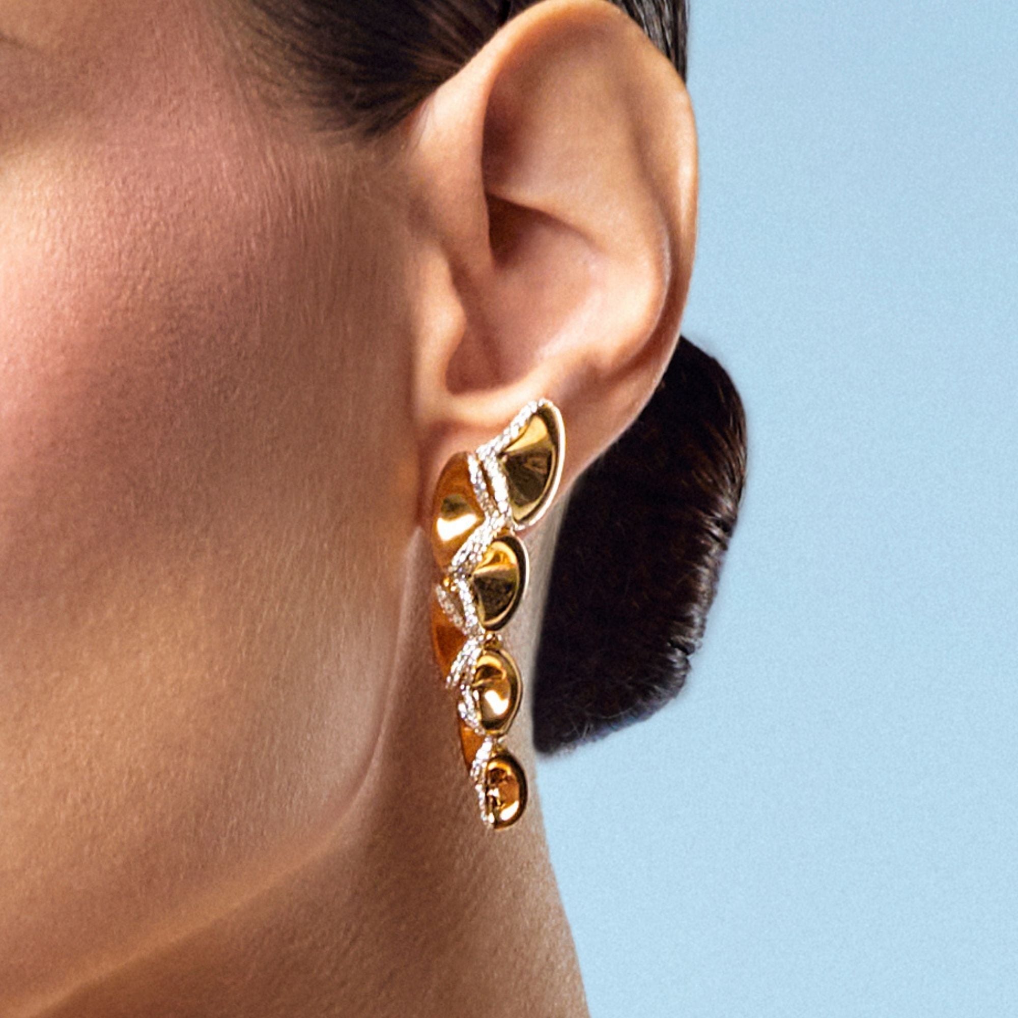 NINFEA LONG YELLOW GOLD EARRINGS