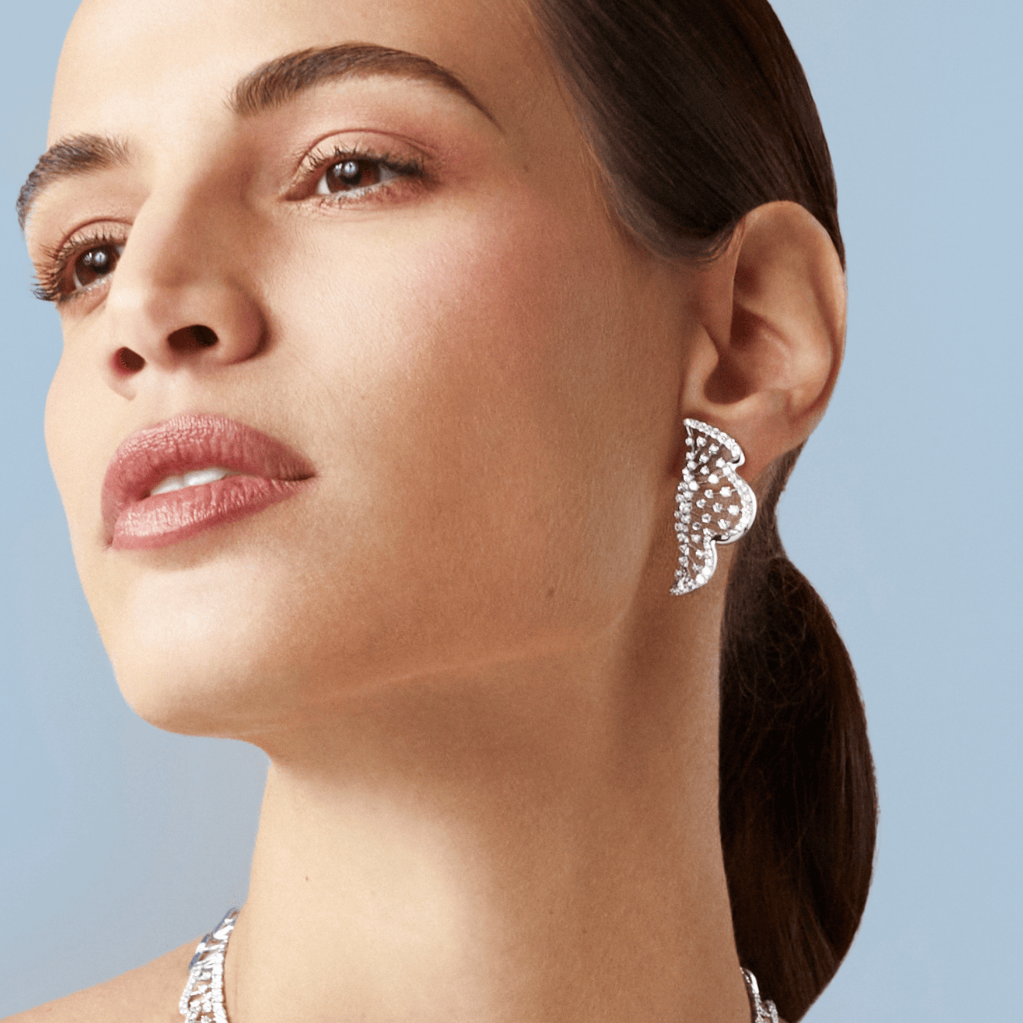 PLISSÉ LONG WHITE GOLD EARRINGS