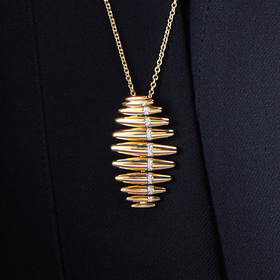 EMOZIONE YELLOW GOLD LONG PENDANT