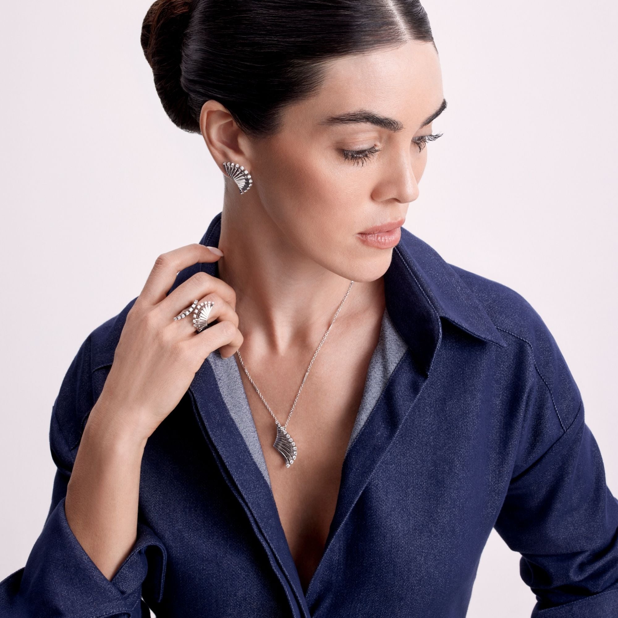 VITO VENTAGLIO WHITE GOLD EARRINGS
